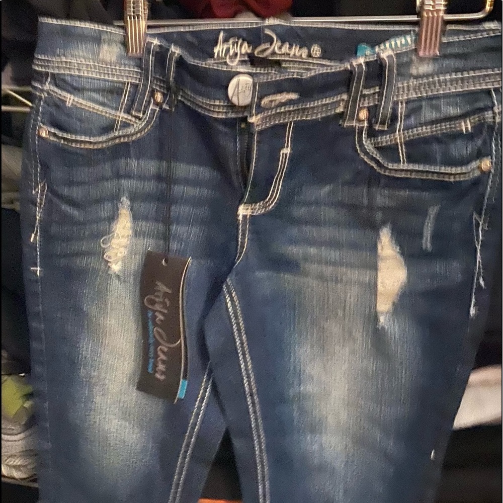 Womans and also girls size 5/6 curvy capris